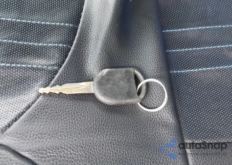 2001 Ford Explorer Sport Trac z USA, uszkodzony, nr VIN 1FMZU67E61UC11970